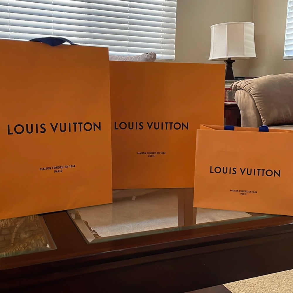 Louis Vuitton- 3 Authentic shopping Bag set